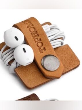 NWOT TopHome Earphone Cord Keeper